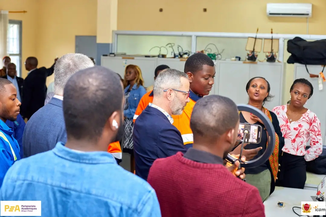VISITE OFFICIELLE DE L’AMBASSADEUR DE FRANCE À L’UNIVERSITÉ LOYOLA DU CONGO